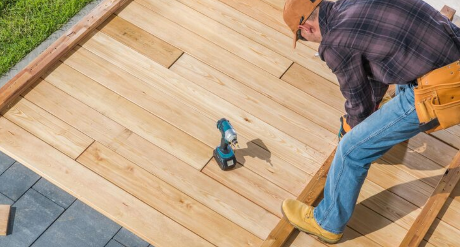 Wie Terrassenbau Ihren Außenbereich funktional und einladend gestaltet